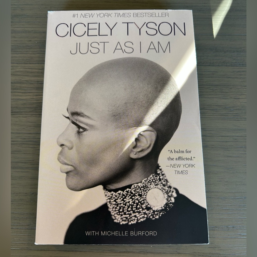 Just As I Am by Cicely Tyson Paperback